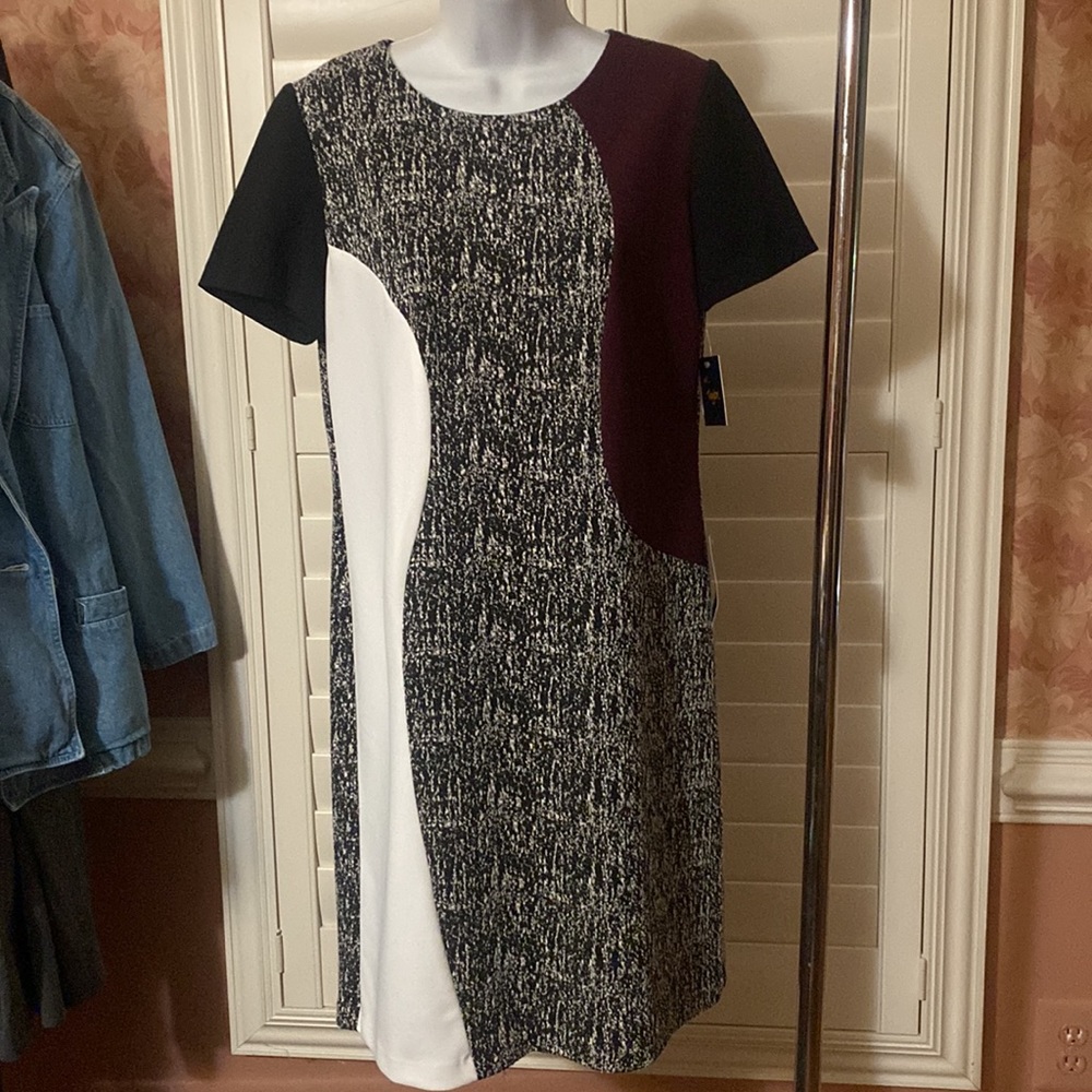 JUST TAYLOR Adorable dress, size 10, white/black/wine, NWT